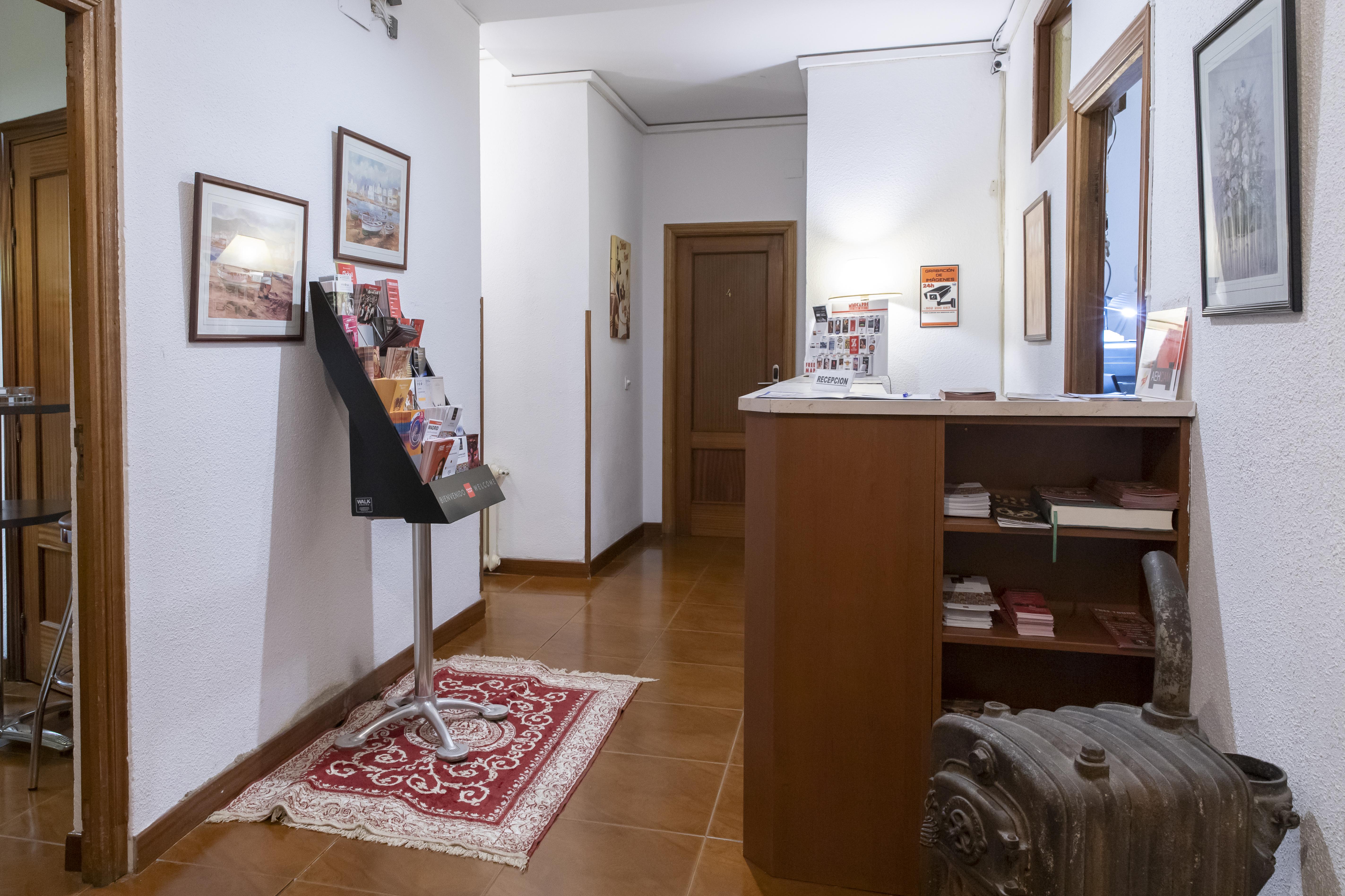 Hostal Tokio Madrid Luaran gambar