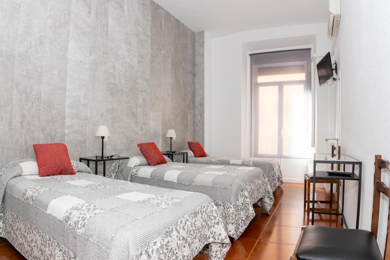 Hostal Tokio Madrid Luaran gambar