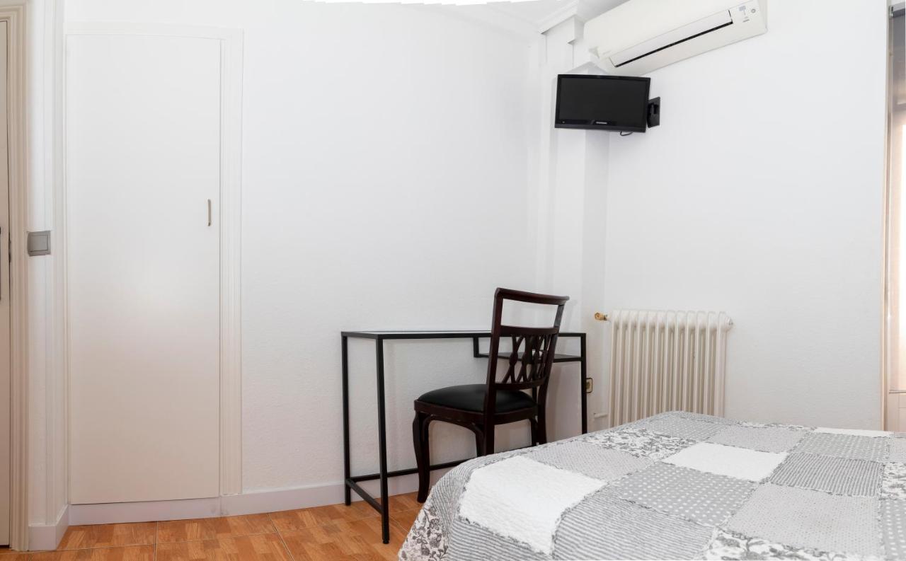 Hostal Tokio Madrid Luaran gambar