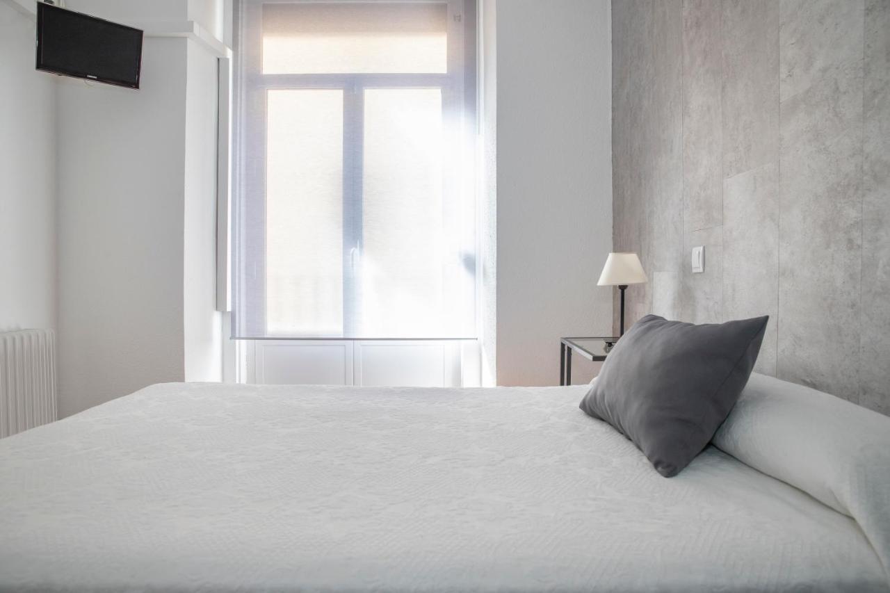 Hostal Tokio Madrid Luaran gambar