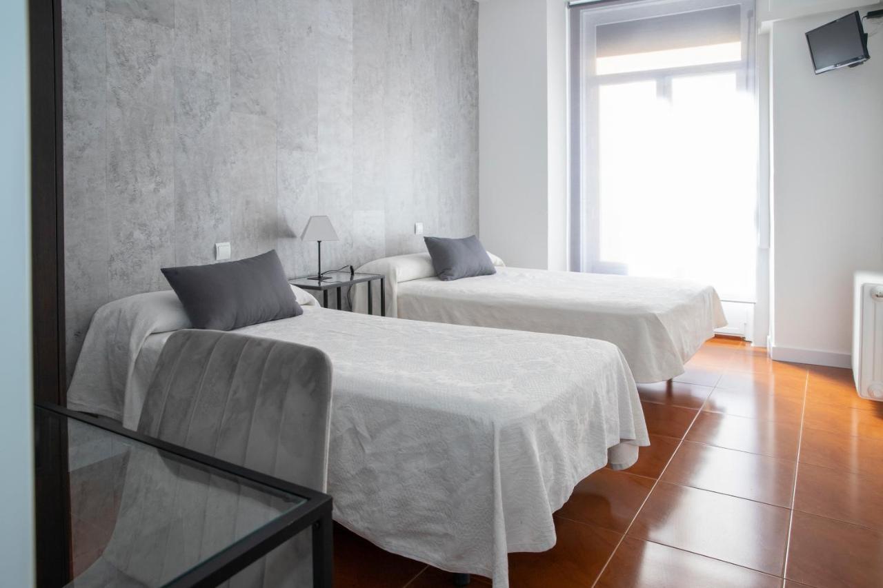 Hostal Tokio Madrid Luaran gambar