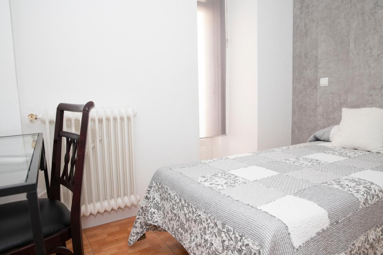 Hostal Tokio Madrid Luaran gambar